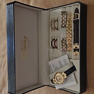 Nwot Disney Vintage Winnie the Pooh watch set